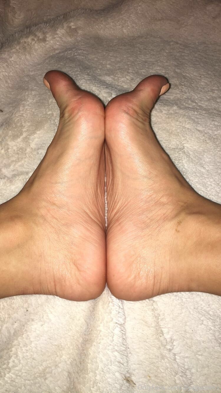 alyagoddess feet