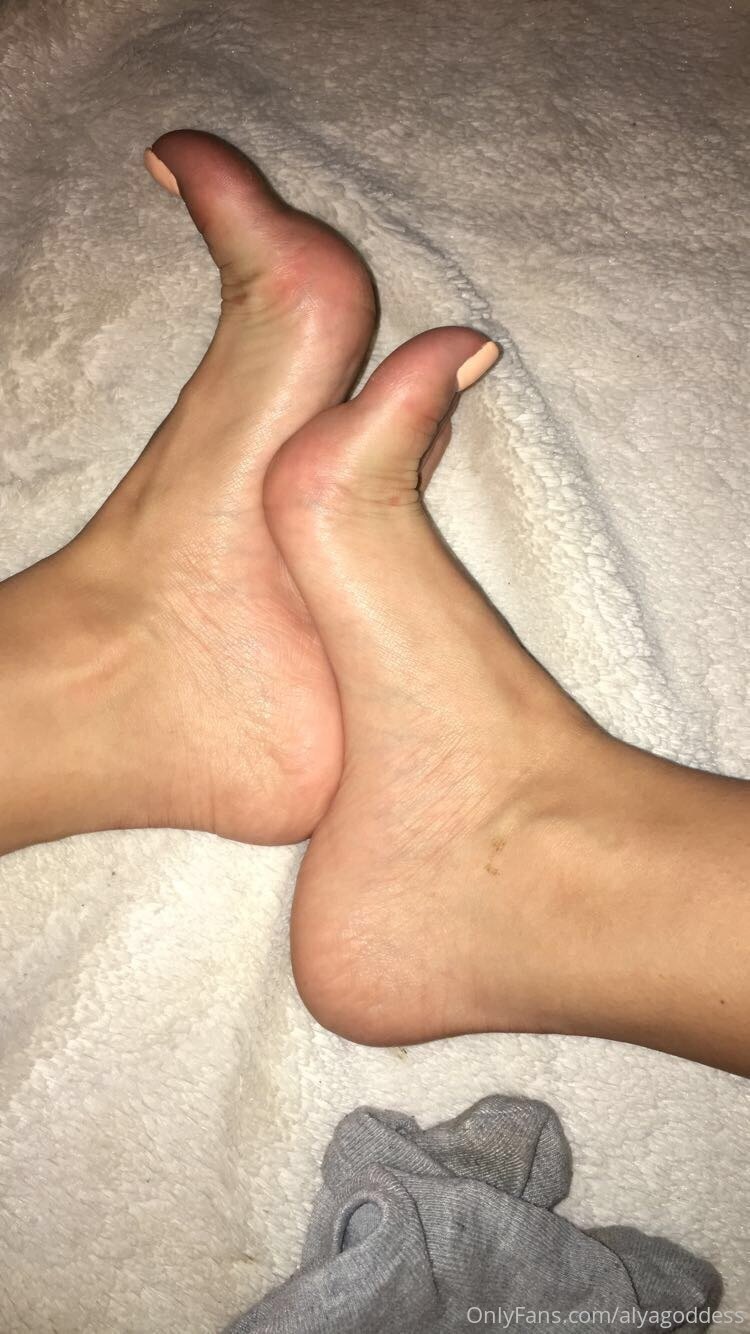 alyagoddess feet