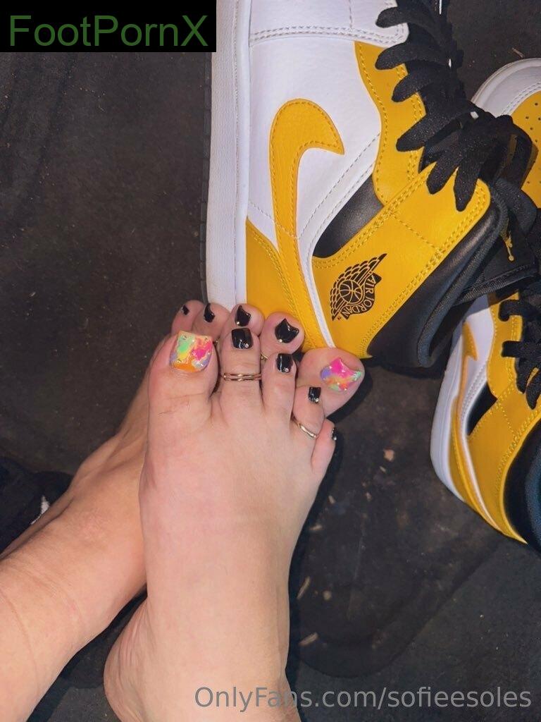 sofieesoles feet