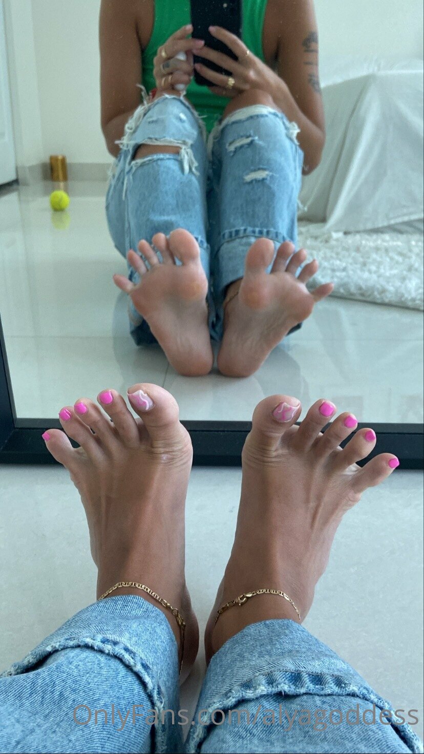 alyagoddess feet