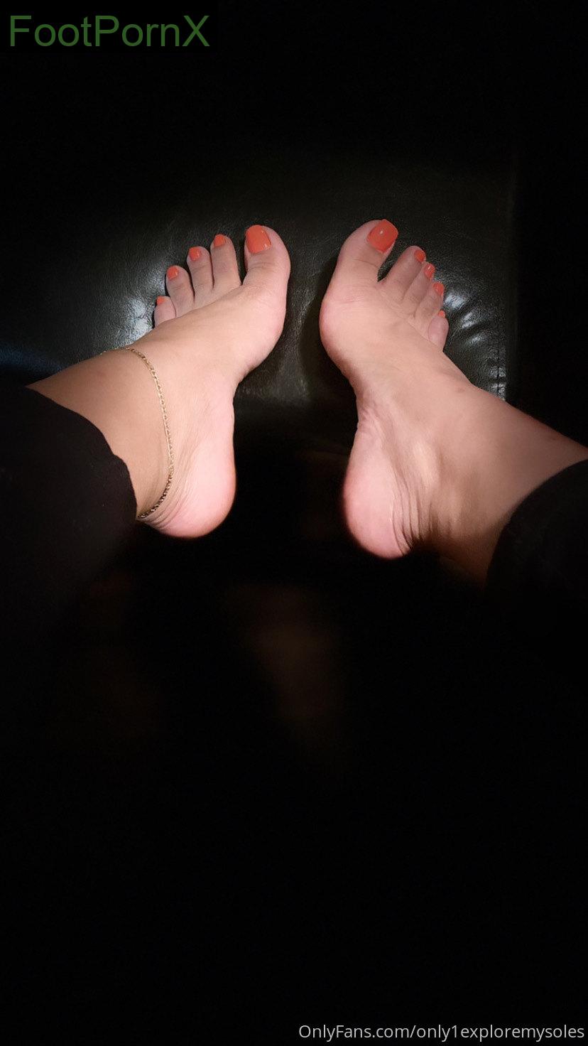 only1exploremysoles feet