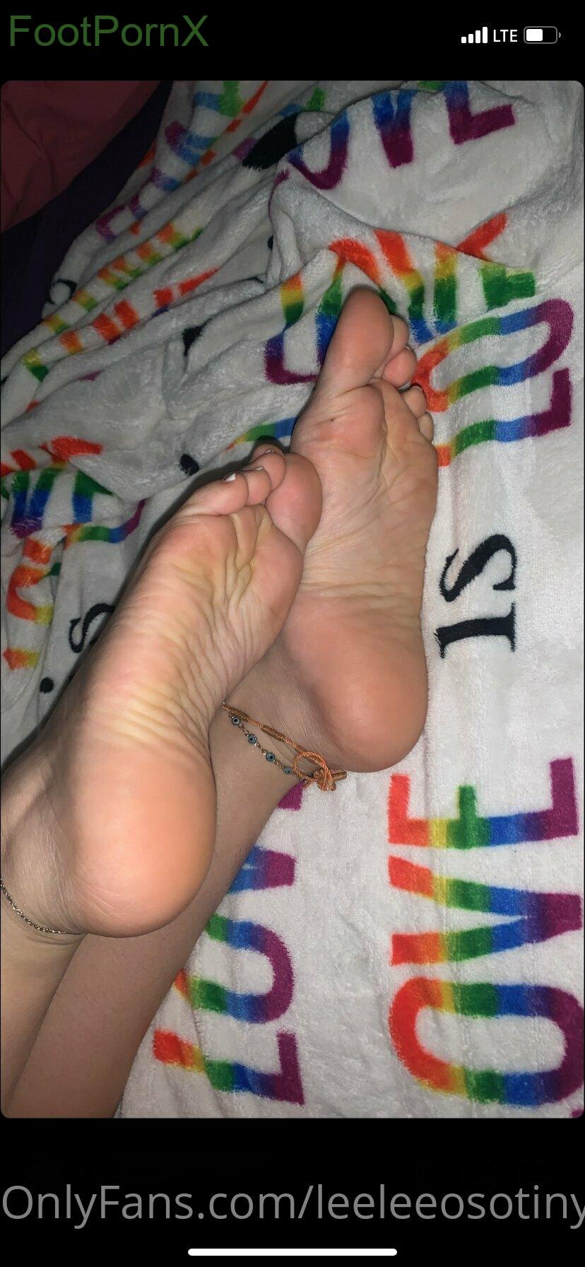 leeleeosotiny feet