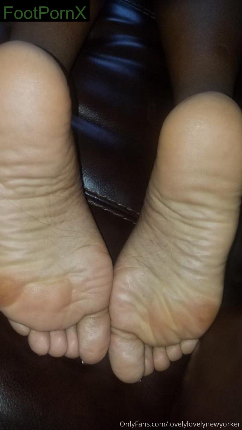 lovelylovelynewyorker feet