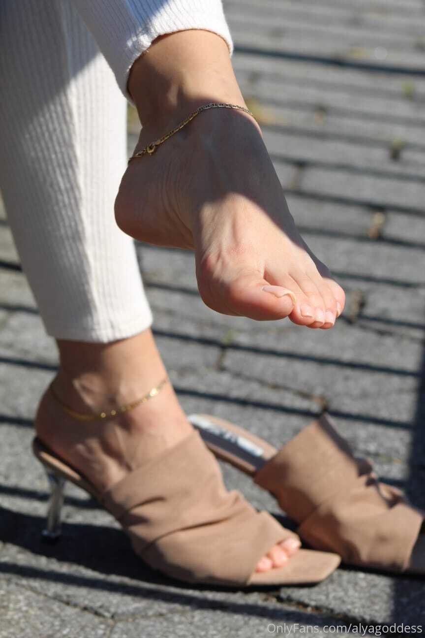 alyagoddess feet