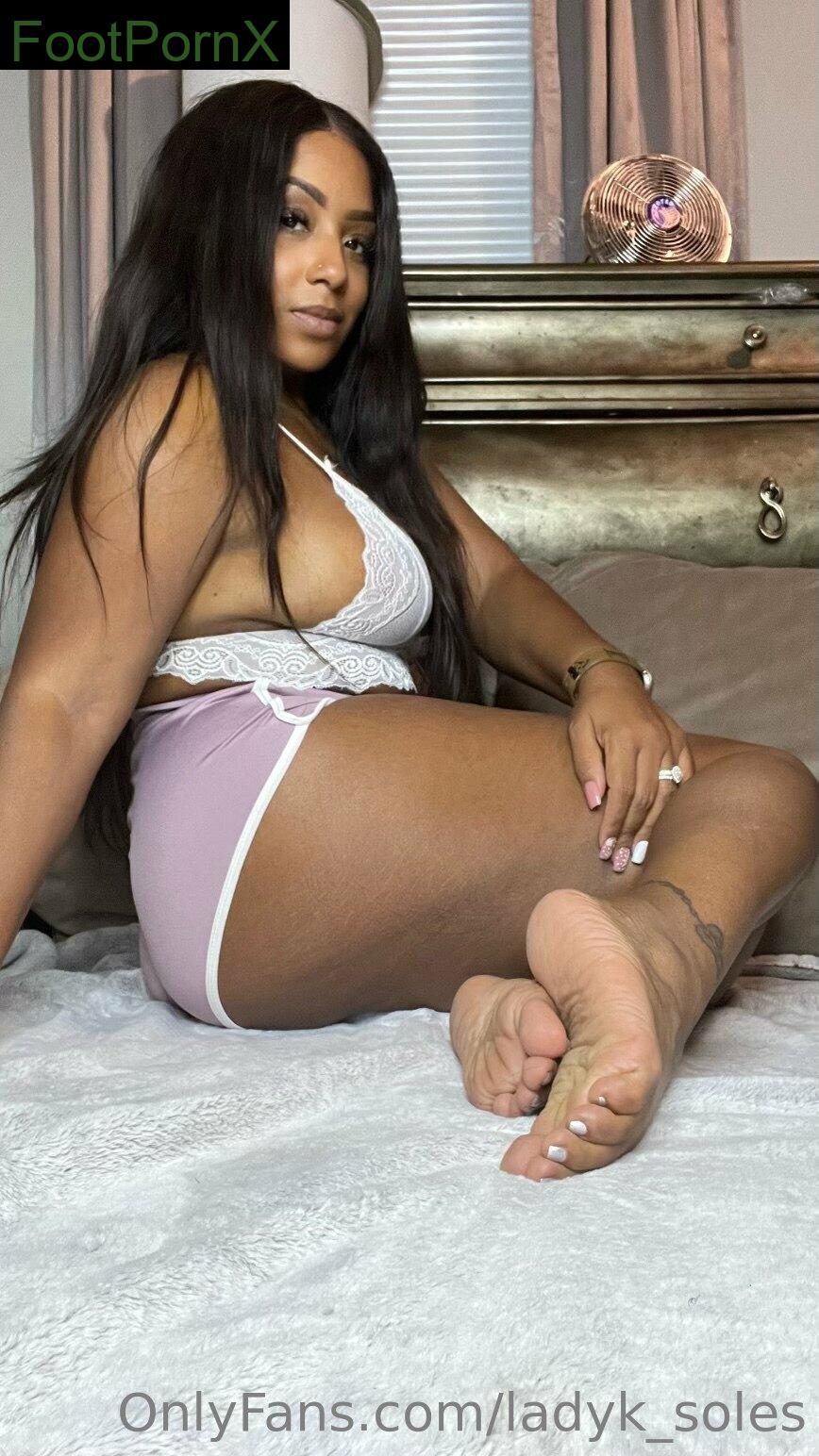 ladyk_soles feet