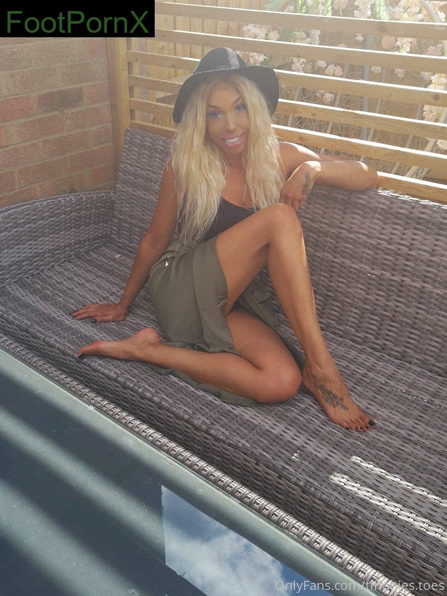 tiffanies.toes feet