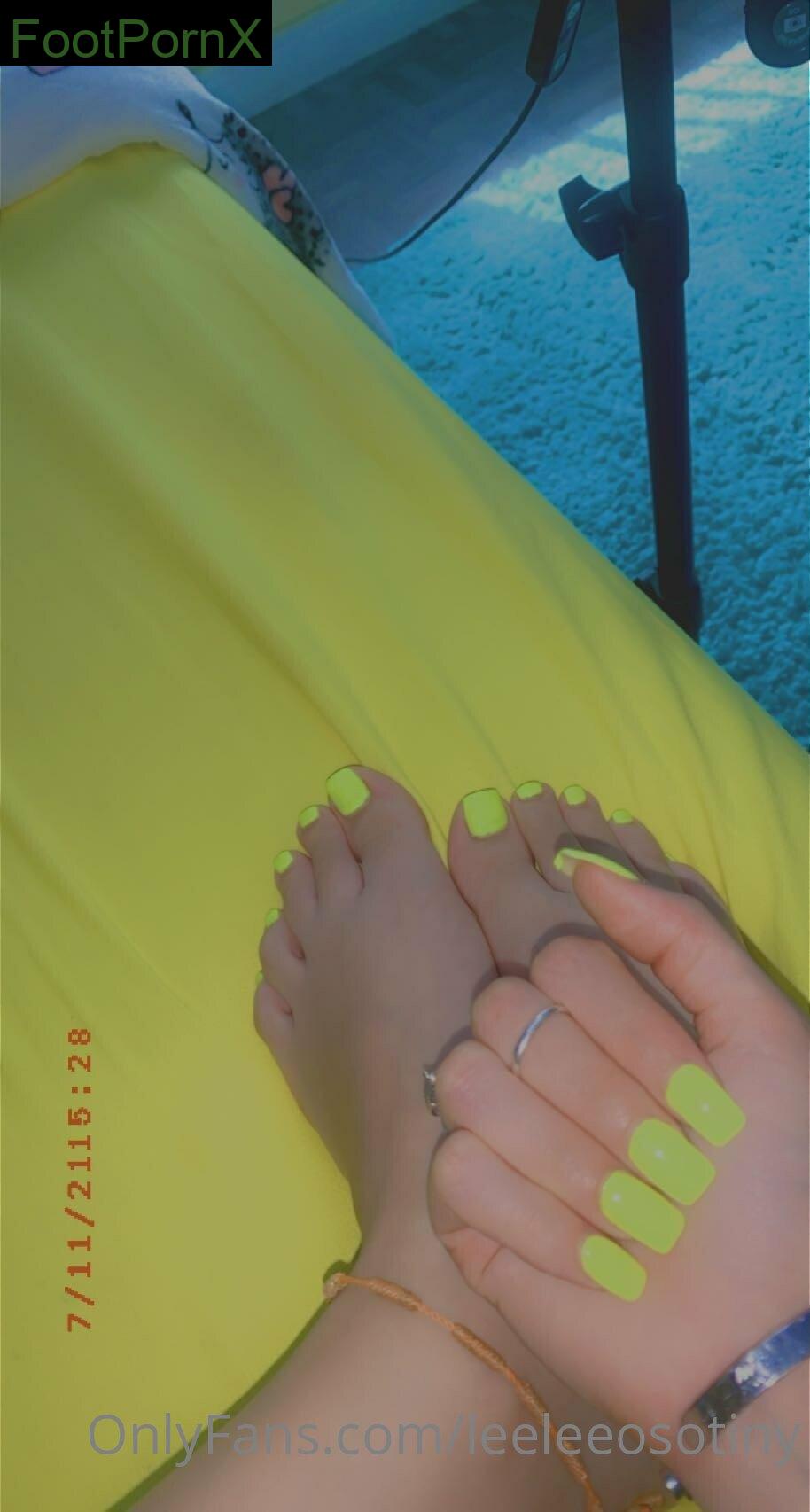 leeleeosotiny feet