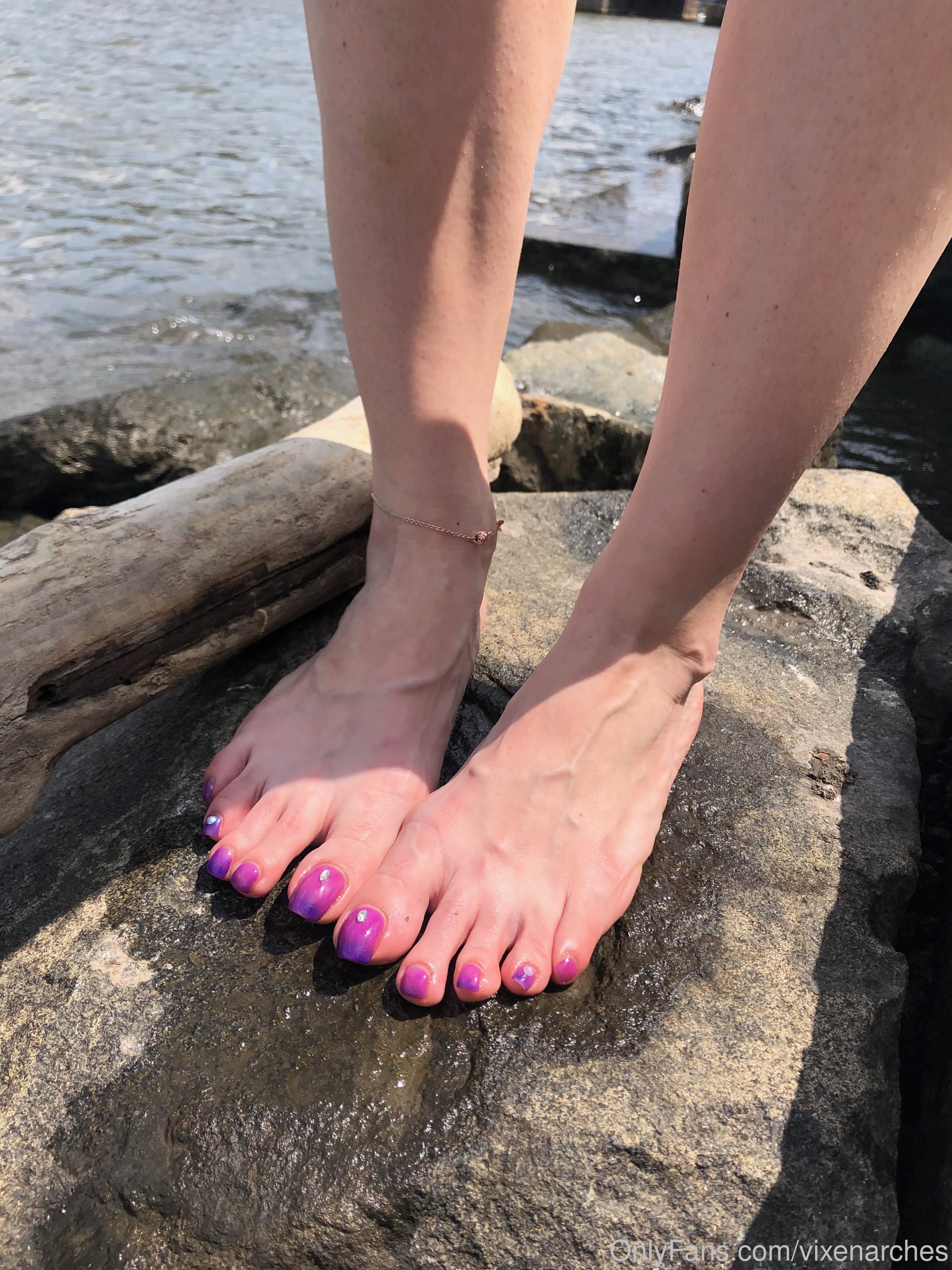 vixenarches feet