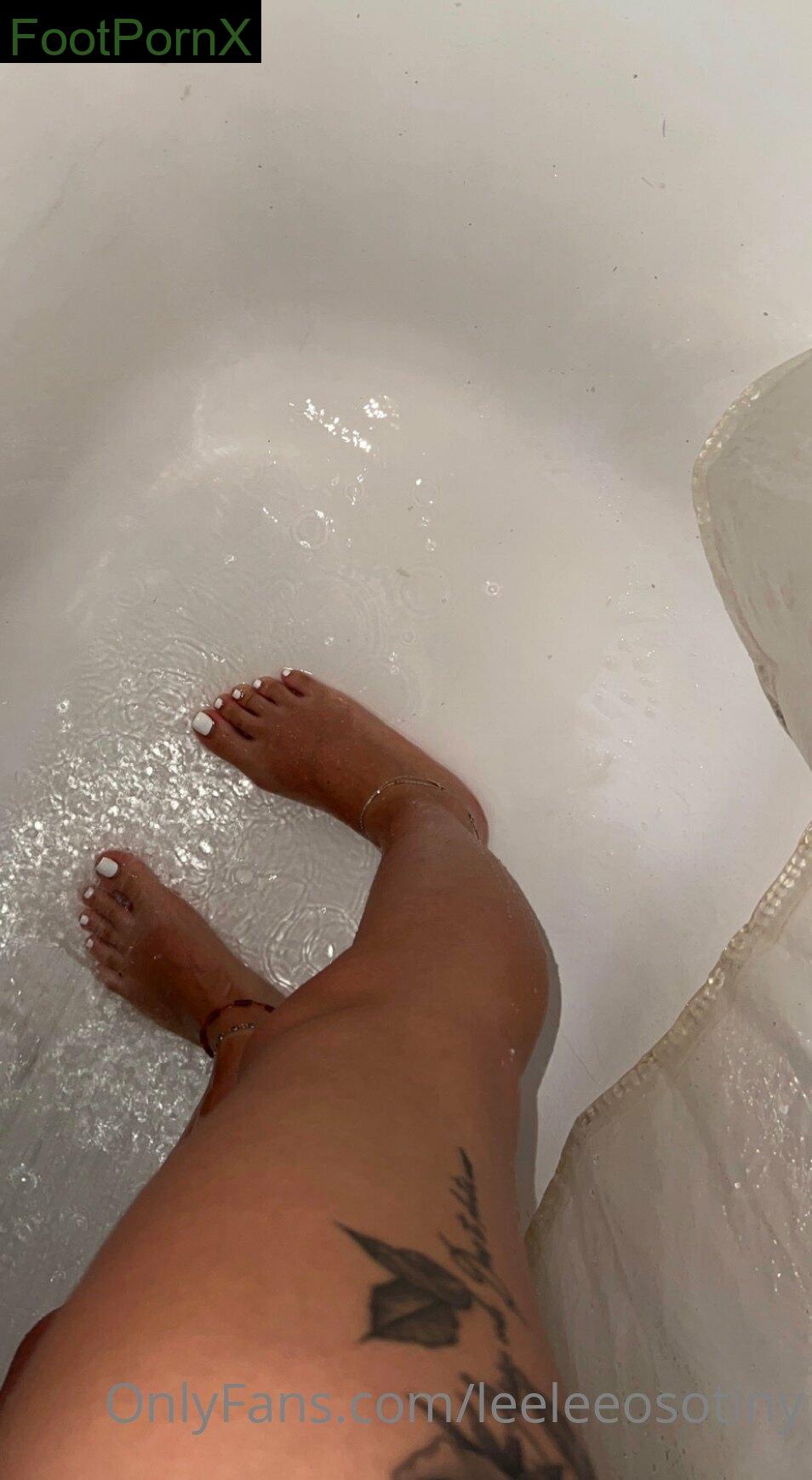 leeleeosotiny feet
