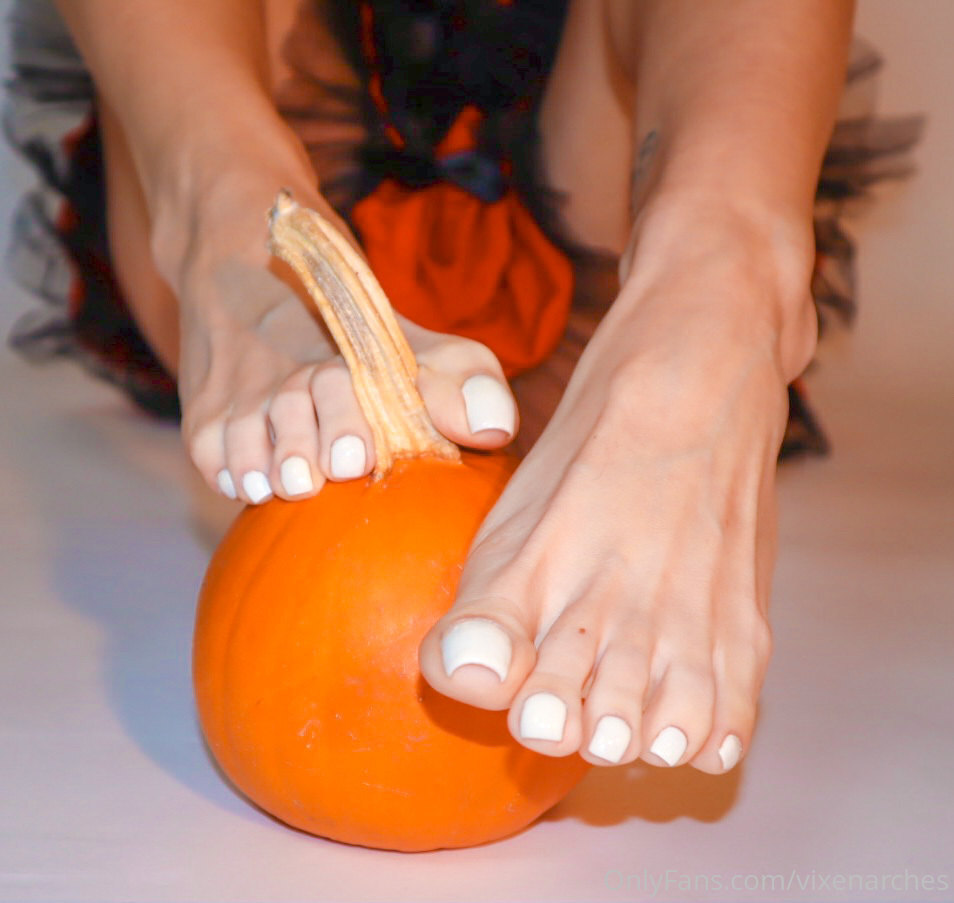 vixenarches feet