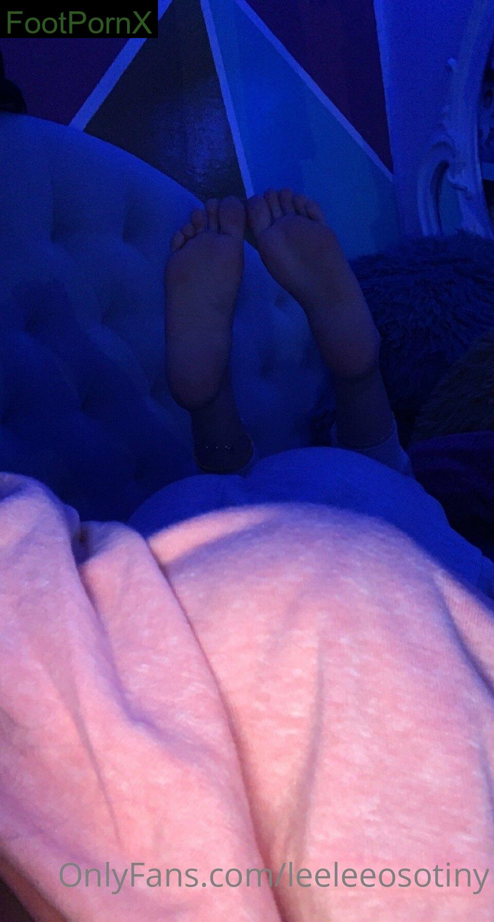 leeleeosotiny feet