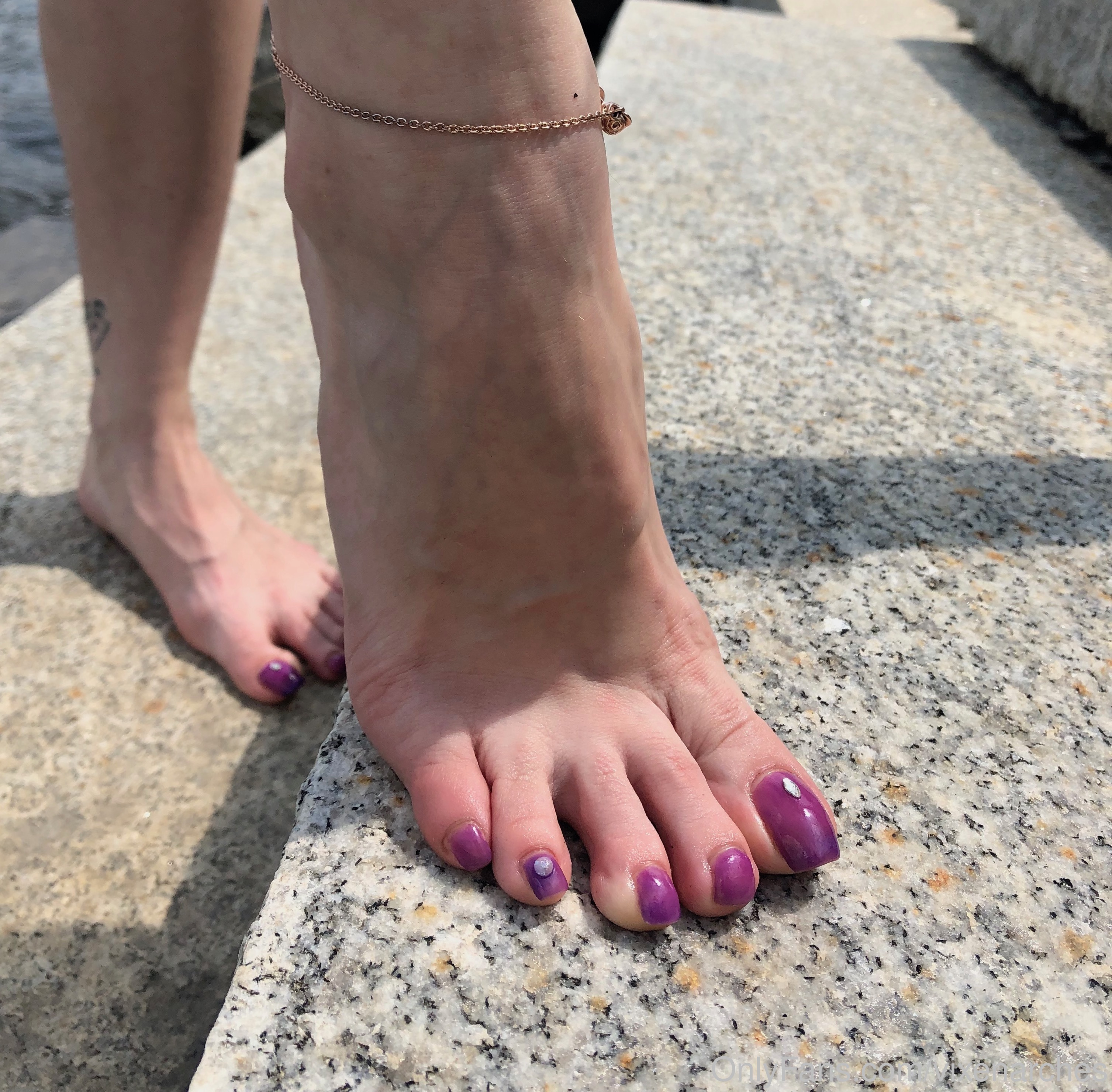 vixenarches feet