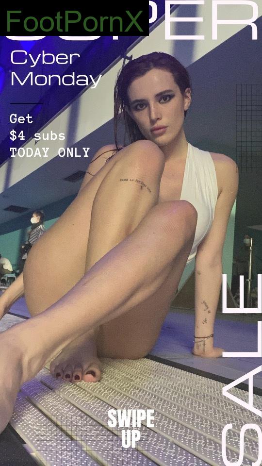 bella thorne feet