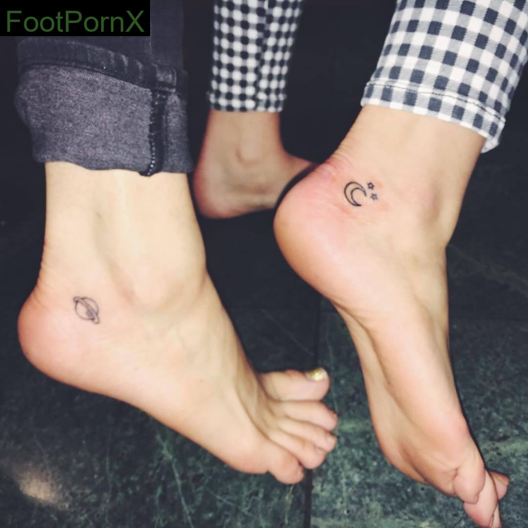 bella thorne feet