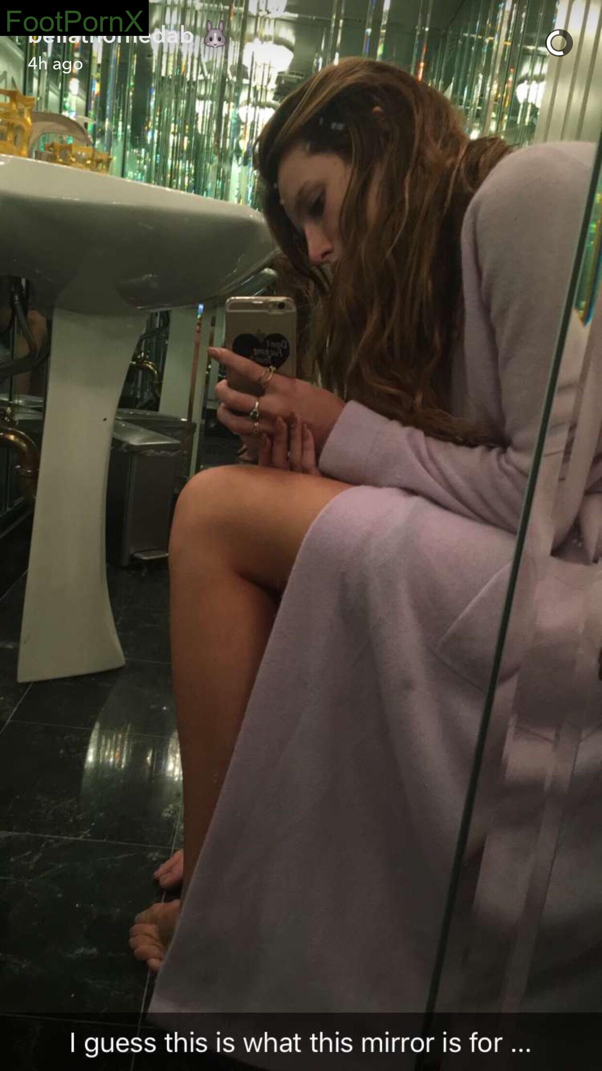 bella thorne feet