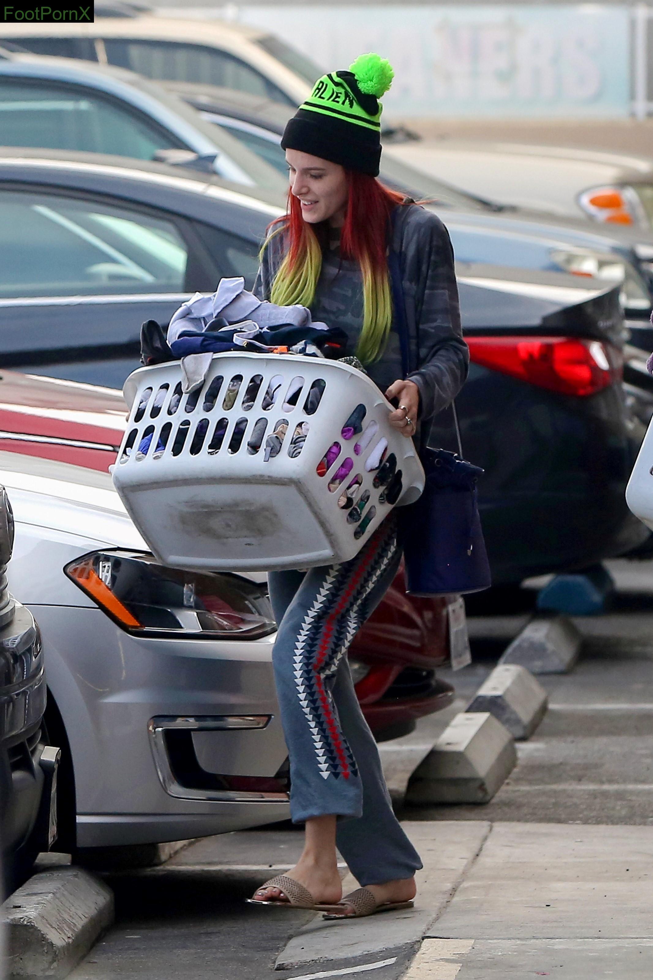 bella thorne feet