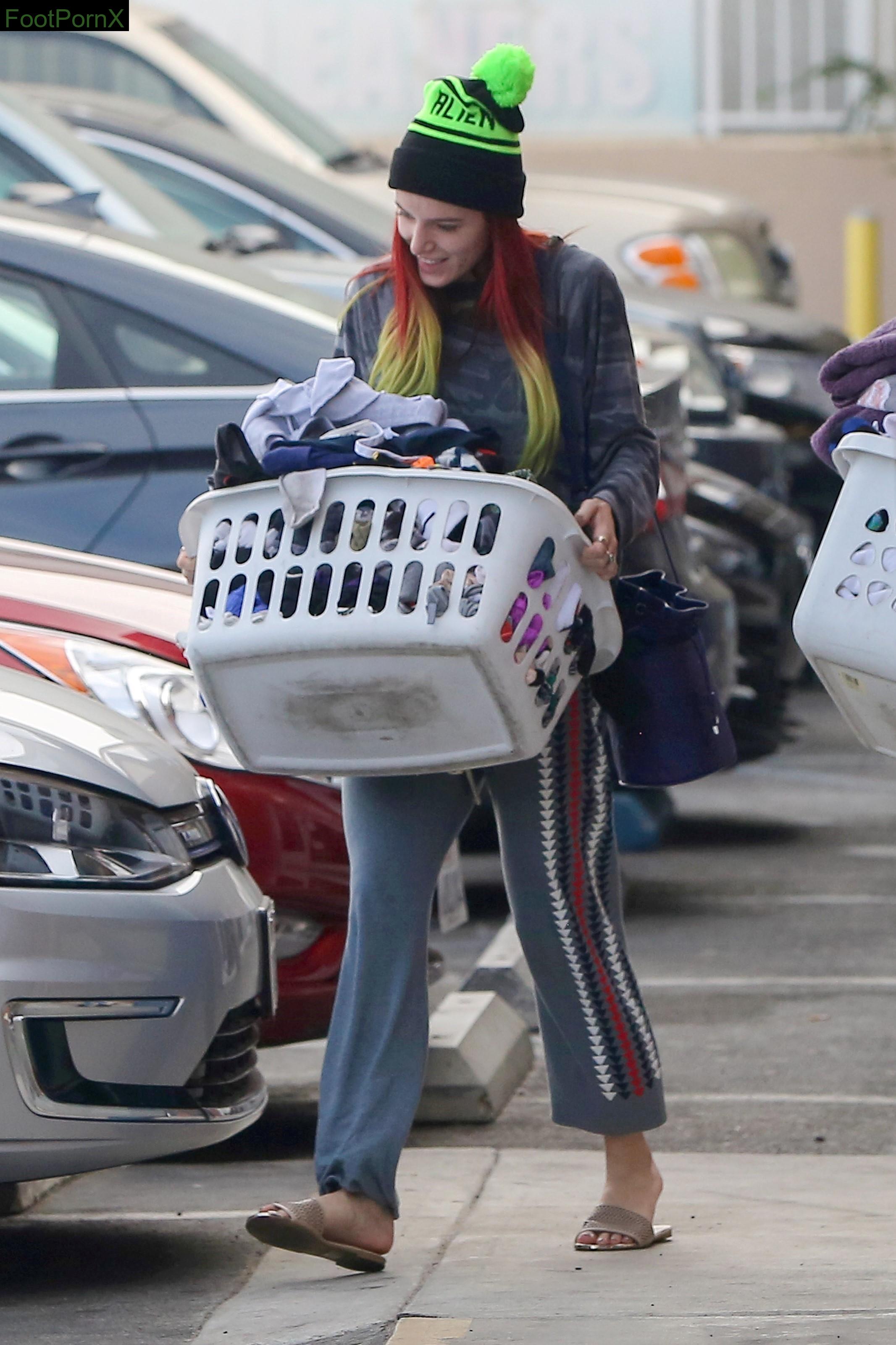 bella thorne feet