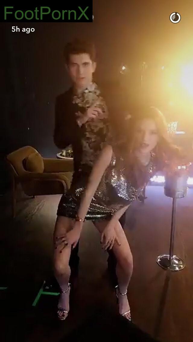 bella thorne feet