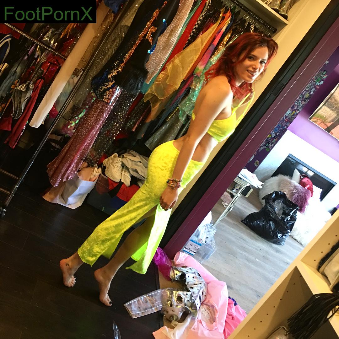 bella thorne feet