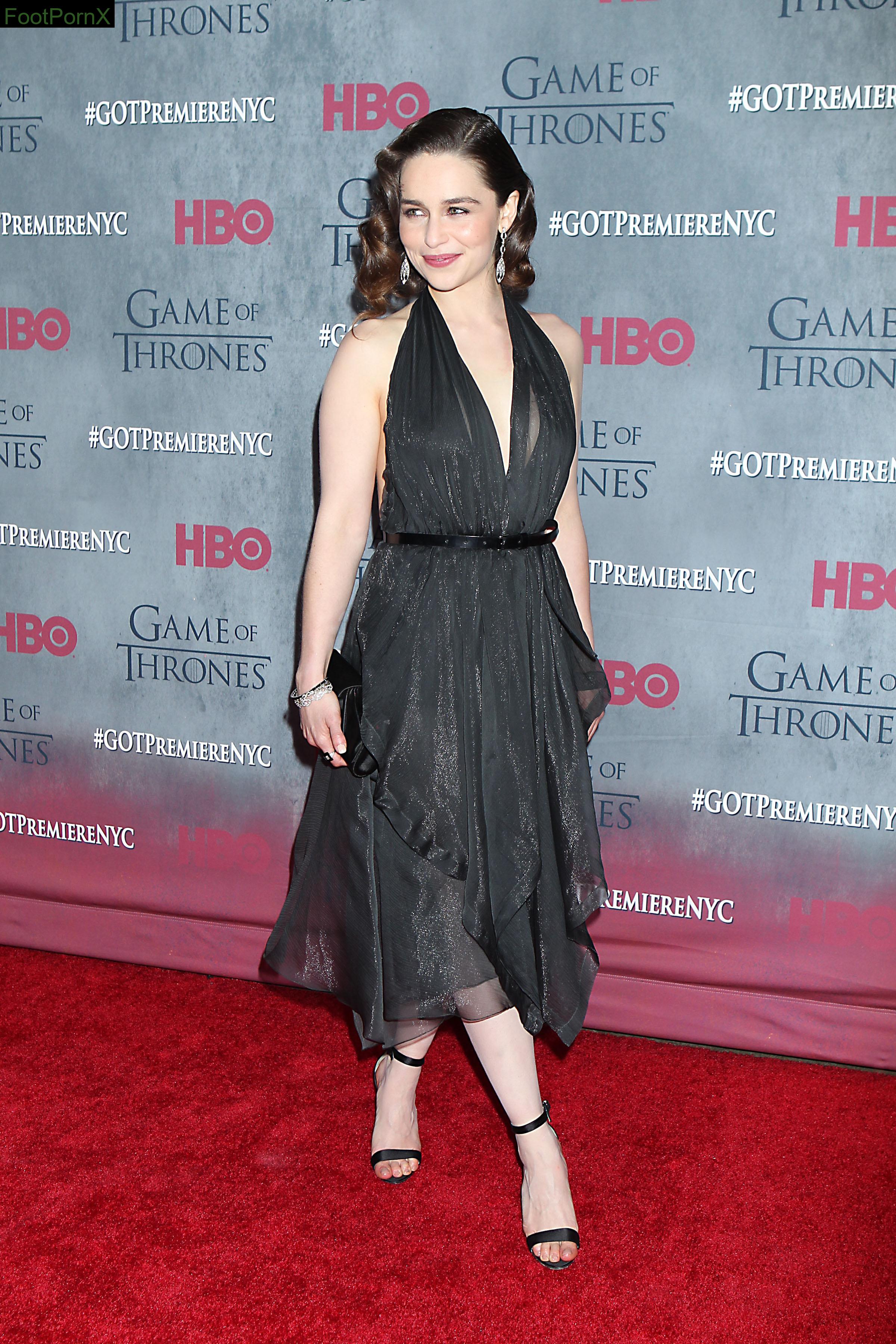 emilia clarke feet