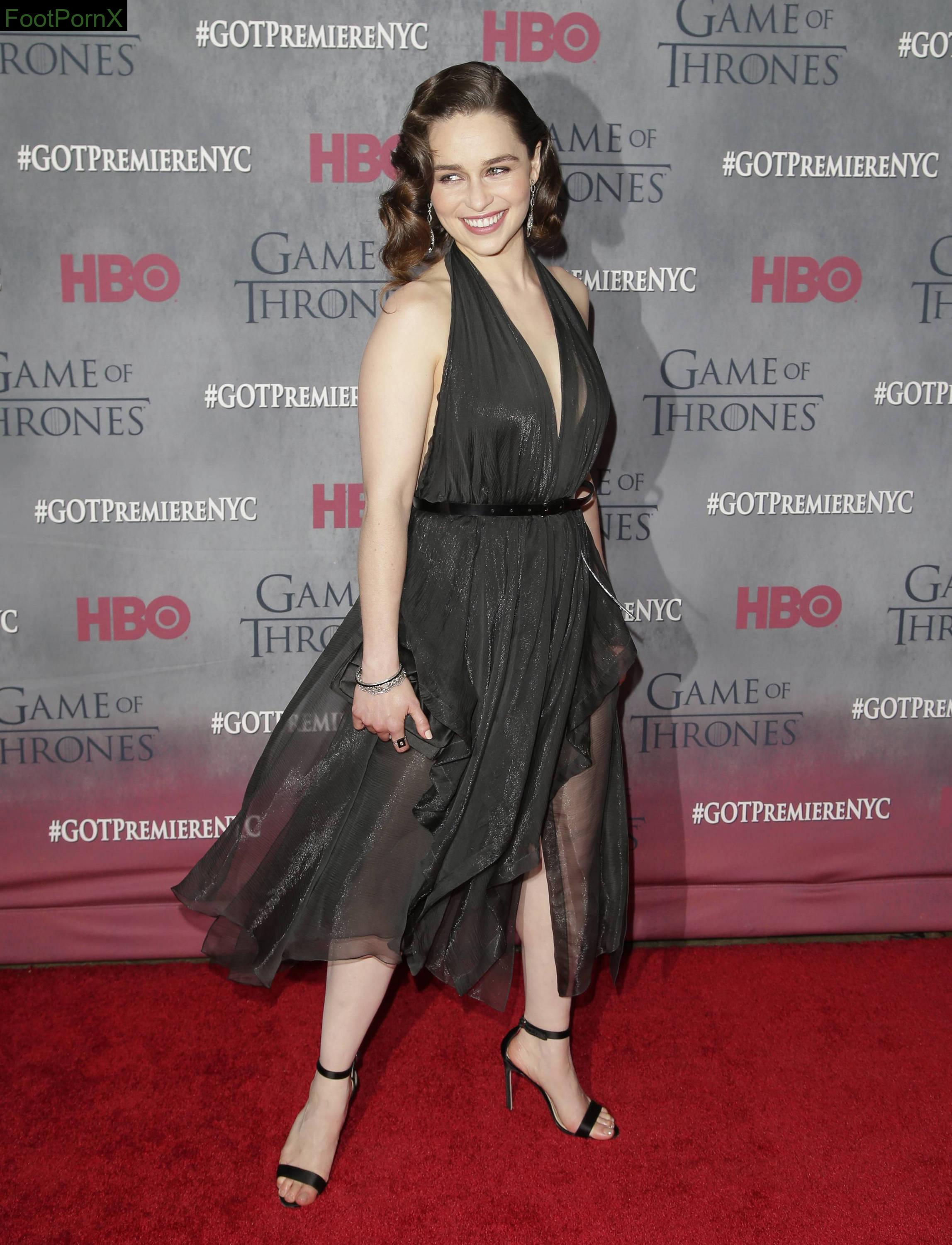 emilia clarke feet