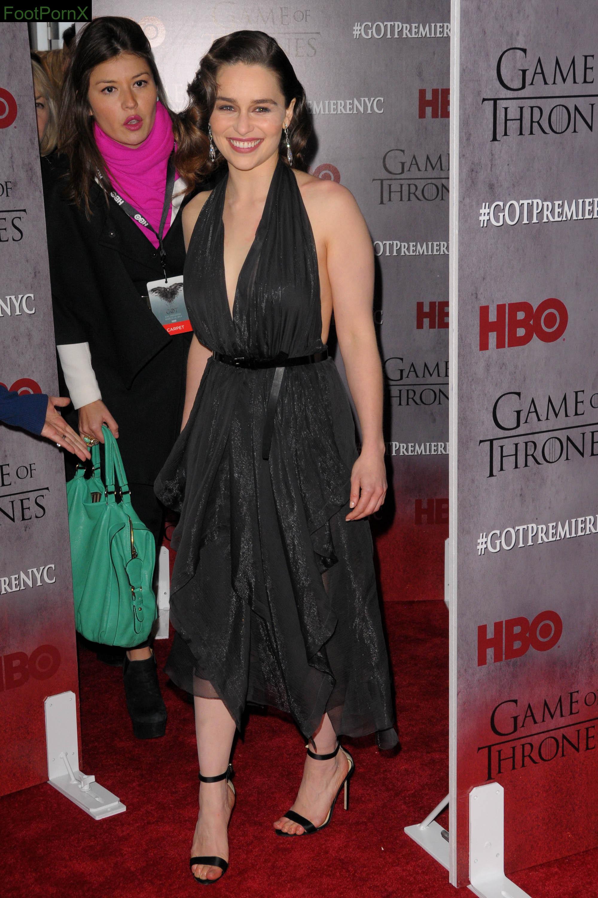 emilia clarke feet