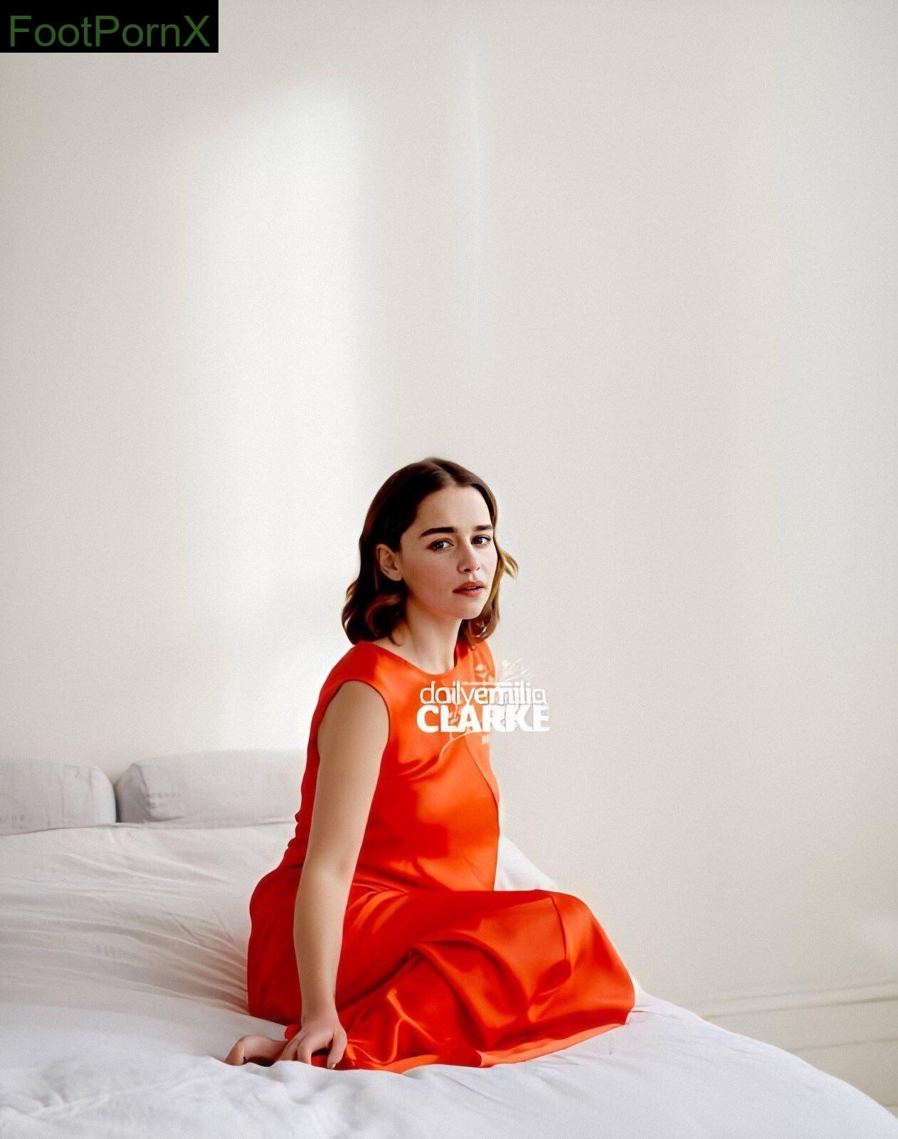 emilia clarke feet