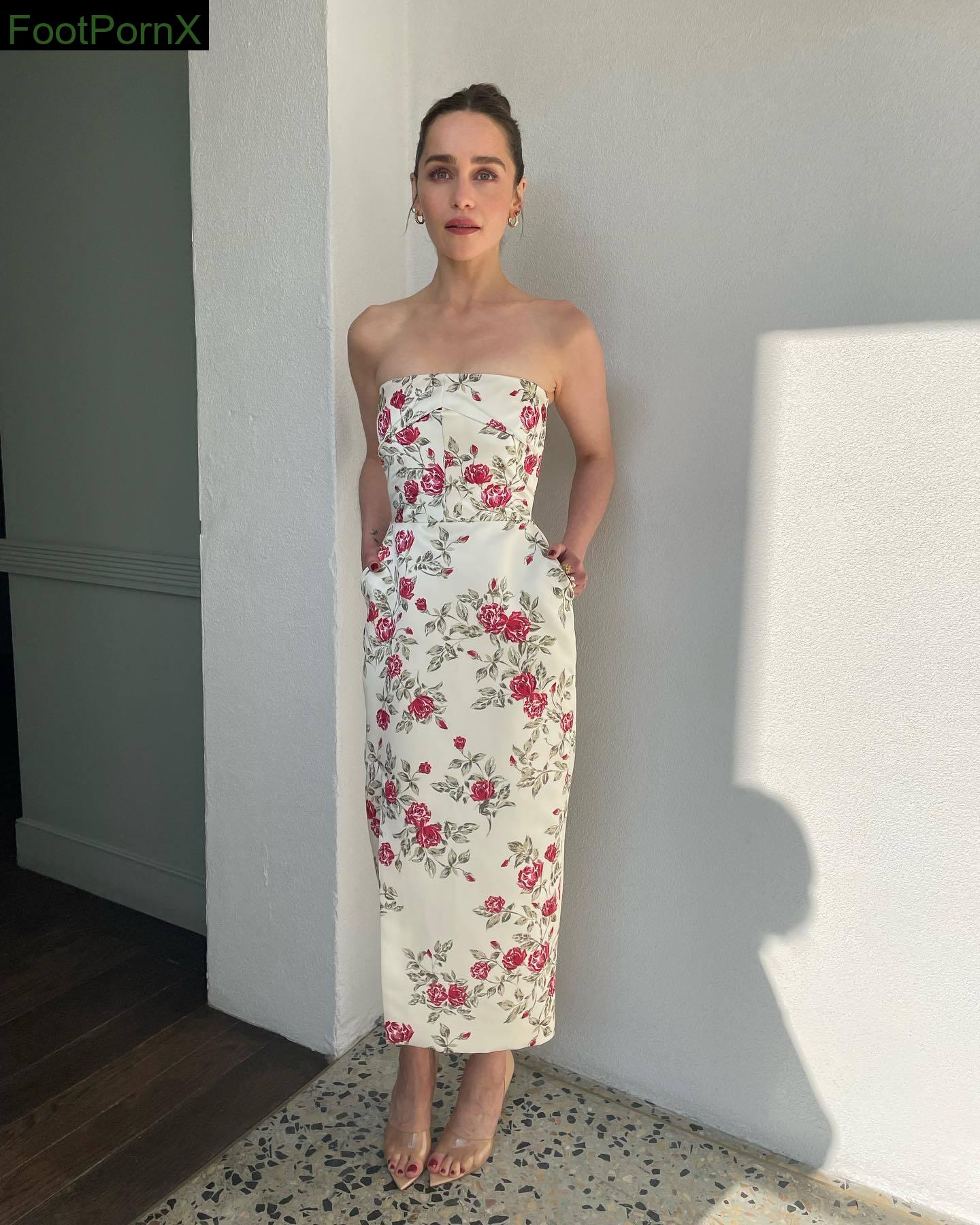 emilia clarke feet